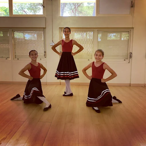 Aula na Academia de Dança Cristiane Vieira, em Loulé