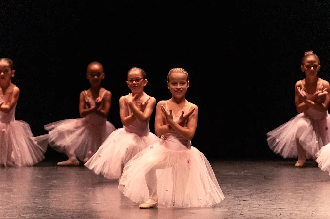 Alunas da Academia de Dança Cristiane Vieira no espetáculo, em Loulé